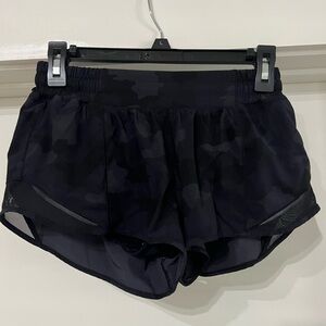 Lululemon Hotty Hot 2.5”